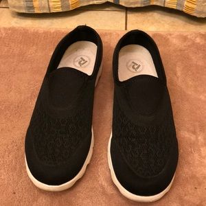 Propet mesh slip on walking shoe size 10